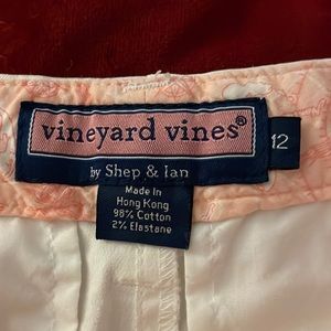 Vineyard Vines white capri pants
